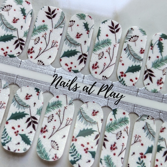 5 for $15 Nail Wraps- Holly n Pine - Picture 1 of 3